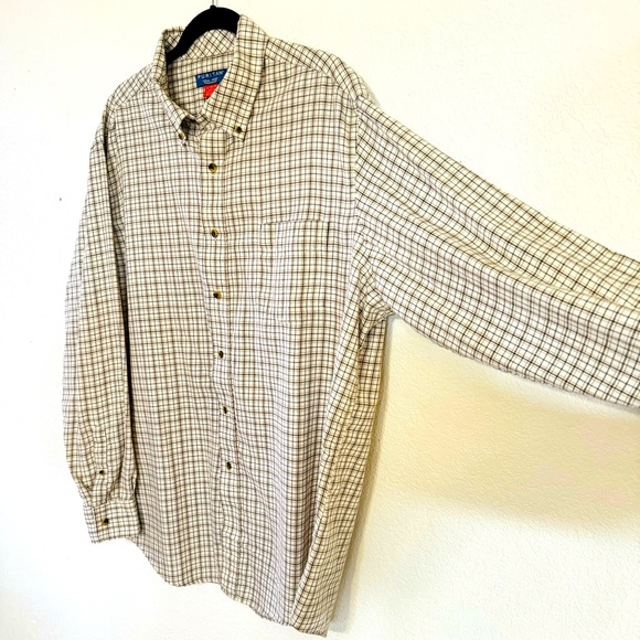 5 for $25 ⭐️ Men’s Vintage Button Down Shirt - Picture 3 of 7